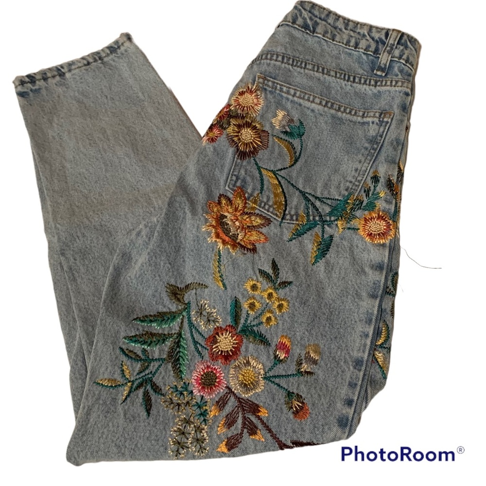 Topshop embroidered Mom jeans size 28
